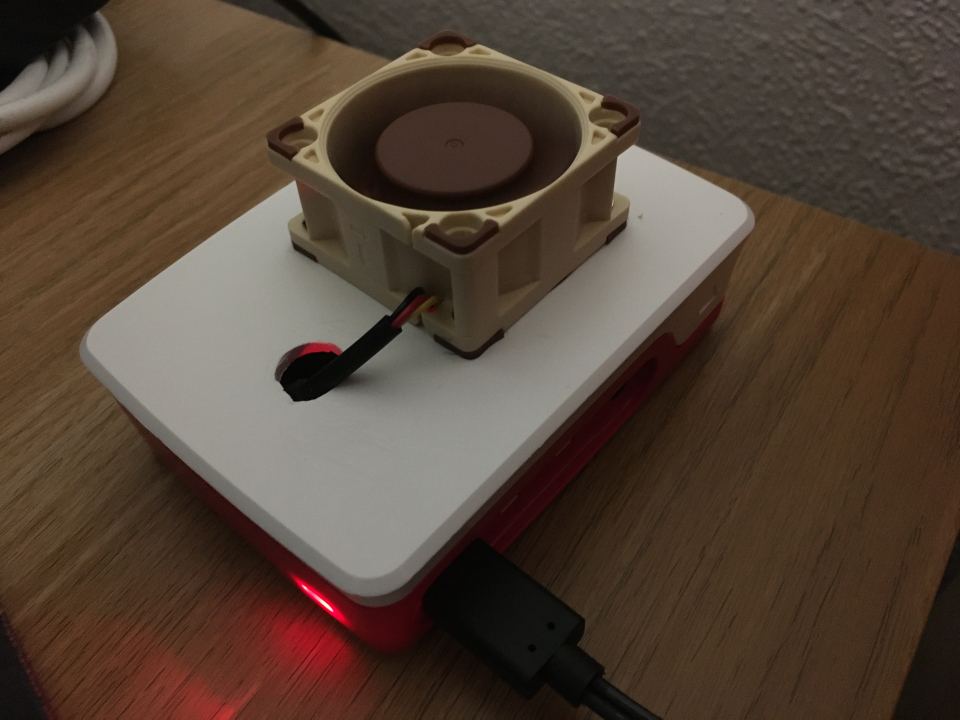 Raspberry Pi 4 with Noctua fan on case